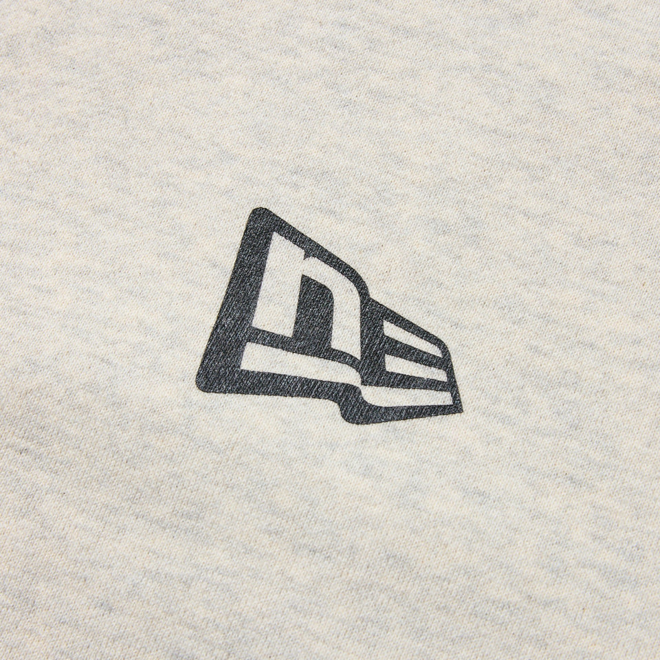 裏毛 スウェット クルーネック Flag Logo Mini オートミール - 14324653 - S | NEW ERA ニューエラ公式オンラインストア