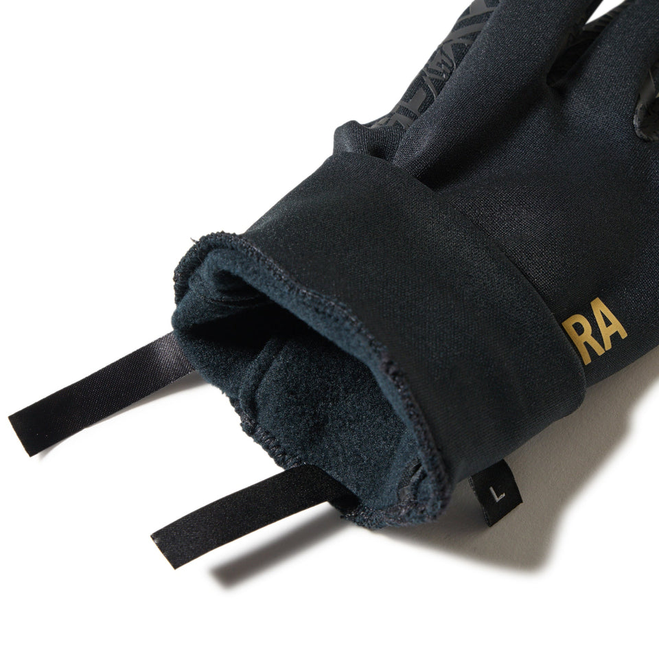 イータッチ フリース ウォーマーグローブ ブラック/ゴールド FW25 - 14675880 - S | NEW ERA ニューエラ公式オンラインストア