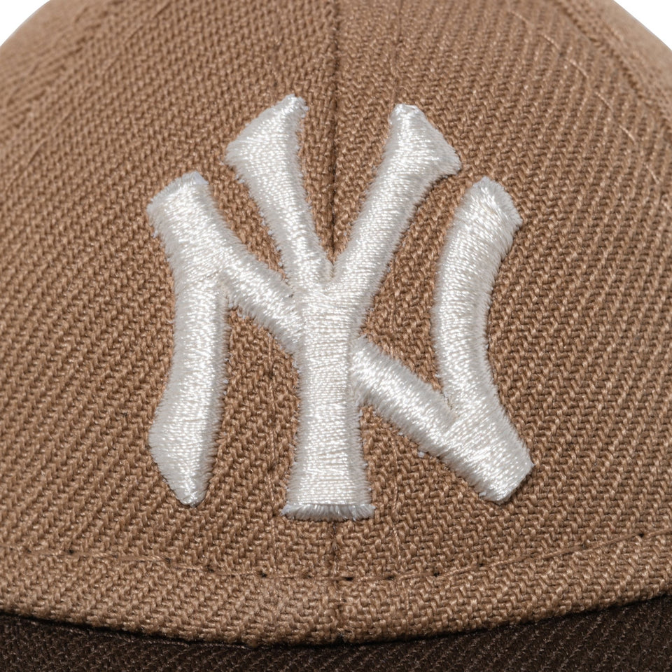 キャップキーホルダー ニューヨーク・ヤンキース Happy Holidays カーキ ウォルナット - 14866708-OSFM | NEW ERA ニューエラ公式オンラインストア