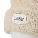 ベーシック カフニット Mink Fleece ウーブンパッチ ベージュ - 14312164 - OSFM | NEW ERA ニューエラ公式オンラインストア