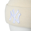 ベーシック カフニット MLB Tonal Logo ニューヨーク・ヤンキース オフホワイト - 14670042 - OSFM | NEW ERA ニューエラ公式オンラインストア