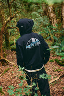 裏毛 スウェット プルオーバーフーディー New Era Outdoor Gear Logo ブラック【ニューエラアウトドア】 - 14307127 - S | NEW ERA ニューエラ公式オンラインストア