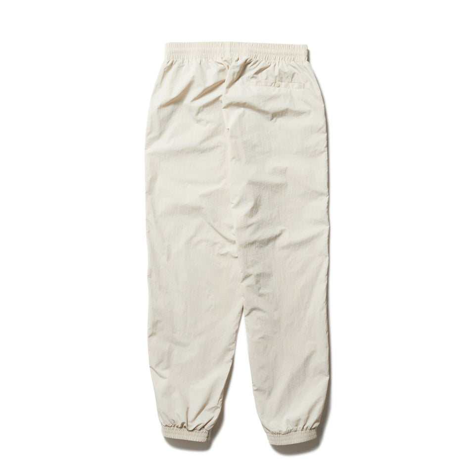 ナイロン トラックパンツ NEW ERA ストーン【Performance Apparel】 - 14312813 - S | NEW ERA ニューエラ公式オンラインストア