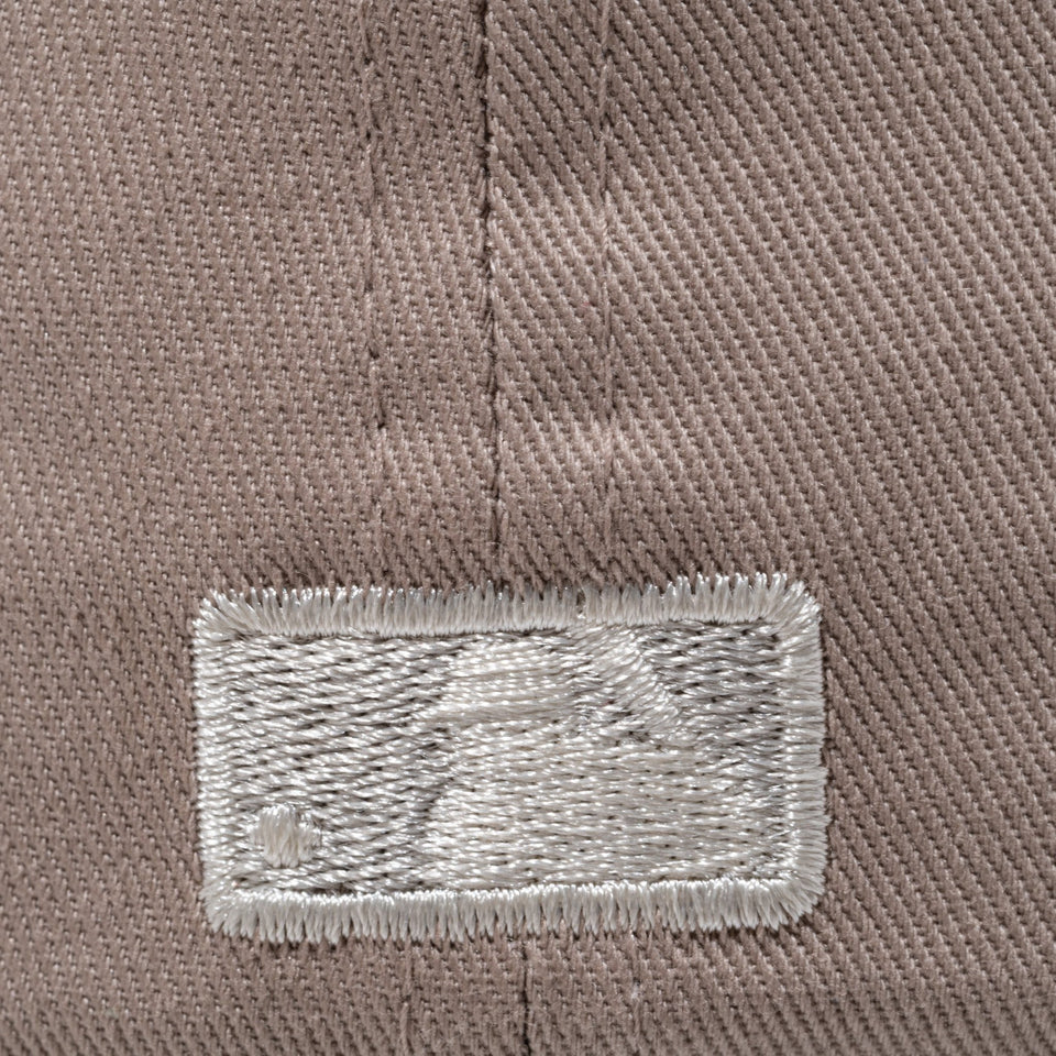 PC 59FIFTY ソフトバックラム ニューヨーク・ヤンキース アッシュブラウン - 14881904-700 | NEW ERA ニューエラ公式オンラインストア