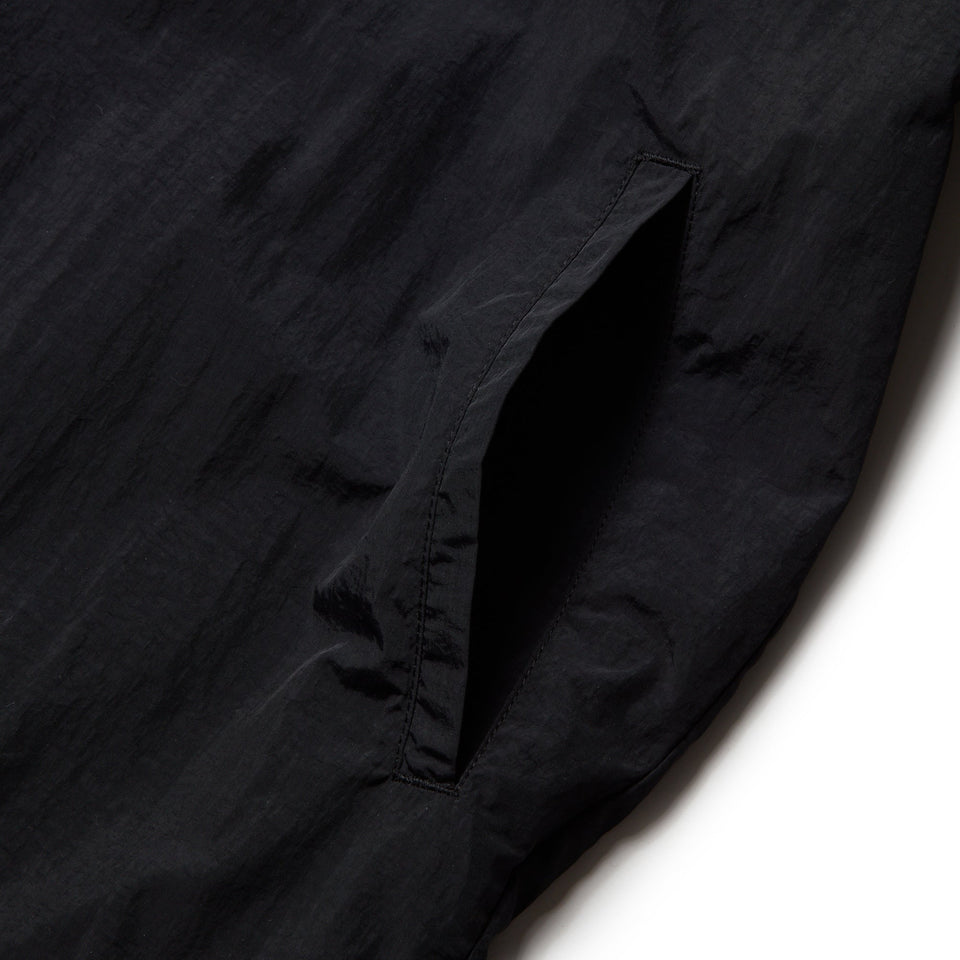 ナイロン サイドテープ トラックジャケット ブラック 【Performance Apparel】 - 14312820 - S | NEW ERA ニューエラ公式オンラインストア