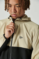 クロスウェア ジャケット ワードマークロゴ ベージュ【Performance Apparel】 - 14666308 - S | NEW ERA ニューエラ公式オンラインストア