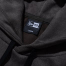 プルオーバーフーディー Poly Suede ポリスウェード ワードマーク オリーブ - 14457275 - S | NEW ERA ニューエラ公式オンラインストア