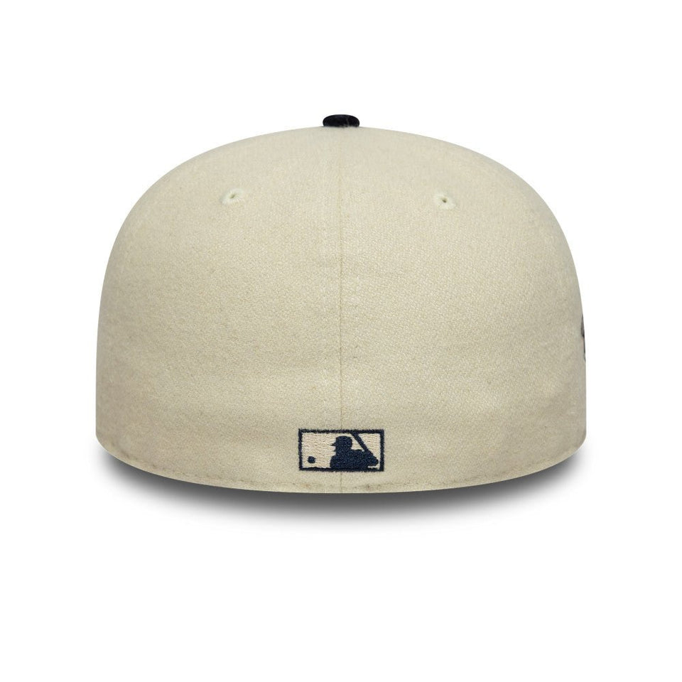 RC 59FIFTY ノンバックラム 59FIFTY DAY Memorial Collection ニューヨーク・ヤンキース オフホワイト ネイビーコーデュロイバイザー - 14700171 - 700 | NEW ERA ニューエラ公式オンラインストア