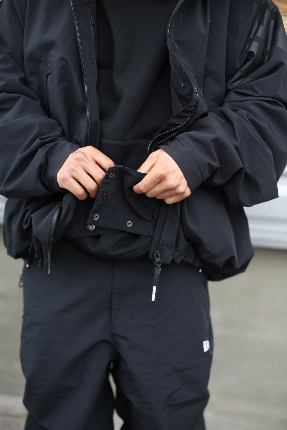 スノージャケット Snowboarding パウダーガード テック マウンテン ブラック - 14741712 - XS | NEW ERA ニューエラ公式オンラインストア