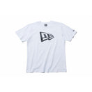 半袖 コットン Tシャツ フラッグロゴ ホワイト レギュラーフィット - 14208885-S | NEW ERA ニューエラ公式オンラインストア