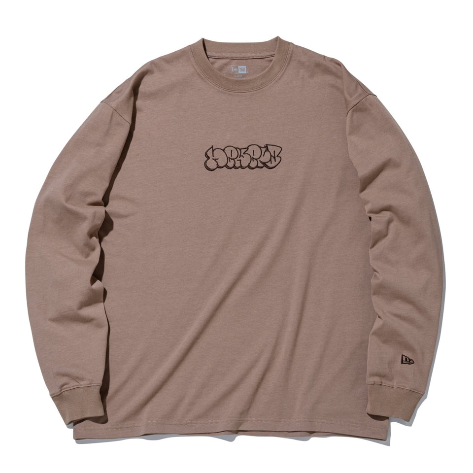長袖 オーバーサイズド コットン Tシャツ バブルロゴ ミルクティー - 14457280 - S | NEW ERA ニューエラ公式オンラインストア