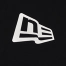 半袖 コットン Tシャツ フラッグロゴ ミッド ブラック レギュラーフィット - 14521385 - S | NEW ERA ニューエラ公式オンラインストア