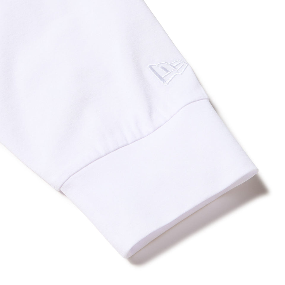 長袖 ユーティリティー オーバーサイズド Tシャツ アーカイブロゴ ホワイト | アウトドア - 14668844 - S | NEW ERA ニューエラ公式オンラインストア