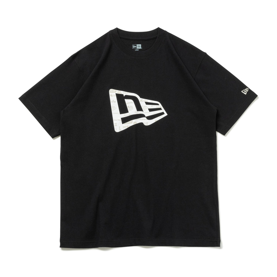 半袖 コットン Tシャツ Archive Logo フラッグロゴ ブラック レギュラーフィット - 14121922-S | NEW ERA ニューエラ公式オンラインストア