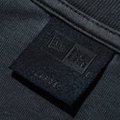 長袖 オーバーサイズド ガーメントダイ コットンポケット Tシャツ BLACK LABEL FW24 ブラック - 14410779 - S | NEW ERA ニューエラ公式オンラインストア