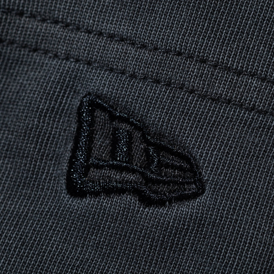 長袖 オーバーサイズド ガーメントダイ コットンポケット Tシャツ BLACK LABEL FW24 ブラック - 14410779 - S | NEW ERA ニューエラ公式オンラインストア