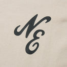 長袖 パファーマンス Tシャツ Classic Logo ストーン レギュラーフィット - 14324680 - S | NEW ERA ニューエラ公式オンラインストア