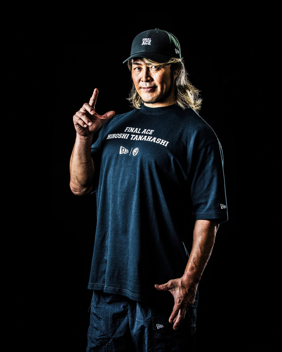 半袖 オーバーサイズド パフォーマンス Tシャツ 新日本プロレスリング FINAL ACE 棚橋弘至 ブラック - 14943799-S | NEW ERA ニューエラ公式オンラインストア