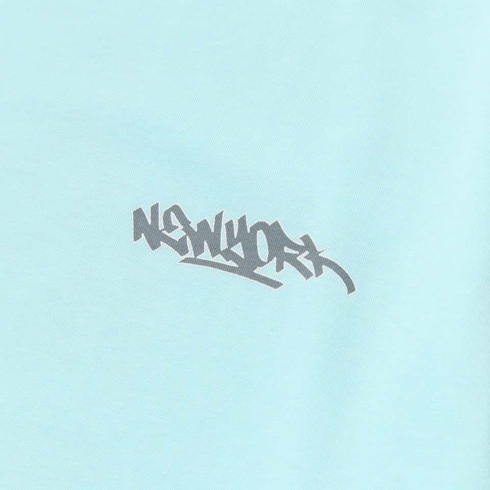半袖 オーバーサイズド コットン Tシャツ Graffiti セレストブルー - 14410050 - S | NEW ERA ニューエラ公式オンラインストア