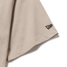 半袖 オーバーサイズド コットン Tシャツ Handwritten Logo ローズグレー - 14410077 - S | NEW ERA ニューエラ公式オンラインストア