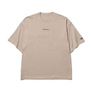 半袖 オーバーサイズド コットン Tシャツ Handwritten Logo ローズグレー - 14410077 - S | NEW ERA ニューエラ公式オンラインストア