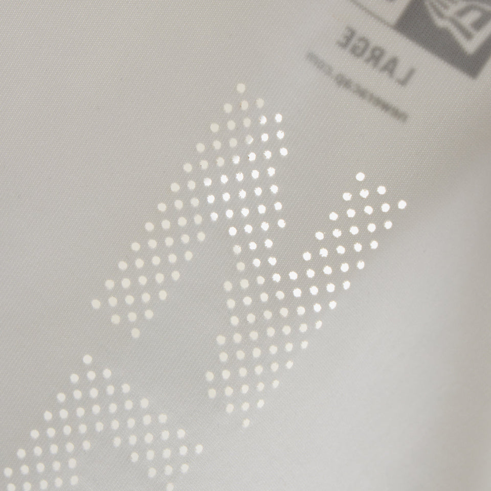 半袖 テック Tシャツ Laser Burn Out ホワイト | パフォーマンスアパレル - 14674802 - S | NEW ERA ニューエラ公式オンラインストア