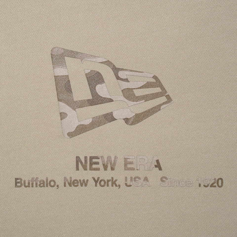 半袖 テック Tシャツ フラッグロゴ ウッドランドカモ ベージュ レギュラーフィット【Performance Apparel】 - 14666297 - S | NEW ERA ニューエラ公式オンラインストア