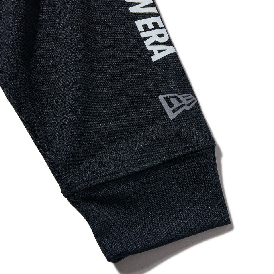 長袖 テック Tシャツ Sleeve Logo ブラック レギュラーフィット【 Performance Apparel 】 - 14312825 - S | NEW ERA ニューエラ公式オンラインストア