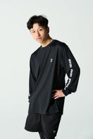 長袖 テック Tシャツ Sleeve Logo ブラック レギュラーフィット【 Performance Apparel 】 - 14312825 - S | NEW ERA ニューエラ公式オンラインストア