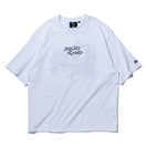 オーバーサイズド コットン Tシャツ SQUID GAME イカゲーム フラッグロゴ ストーン - 14733205 - S | NEW ERA ニューエラ公式オンラインストア