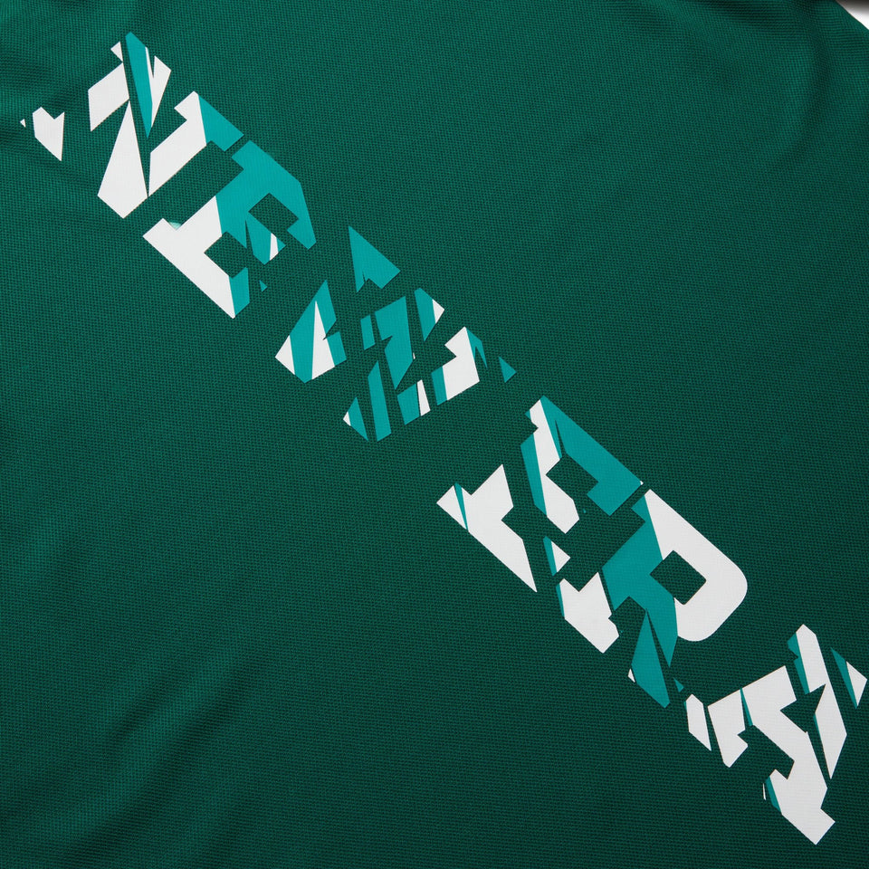 【ゴルフ】半袖 ミッドネック 鹿の子 Tシャツ Vertical Logo エメラルドグリーン - 14391495 - S | NEW ERA ニューエラ公式オンラインストア
