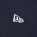 半袖 オーバーサイズド パフォーマンス Tシャツ Vertical Logo ネイビー | パフォーマンスアパレル - 14674805 - S | NEW ERA ニューエラ公式オンラインストア