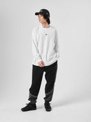 長袖 オーバーサイズド パフォーマンス Tシャツ Vertical Logo ホワイト | パフォーマンスアパレル - 14674829 - S | NEW ERA ニューエラ公式オンラインストア