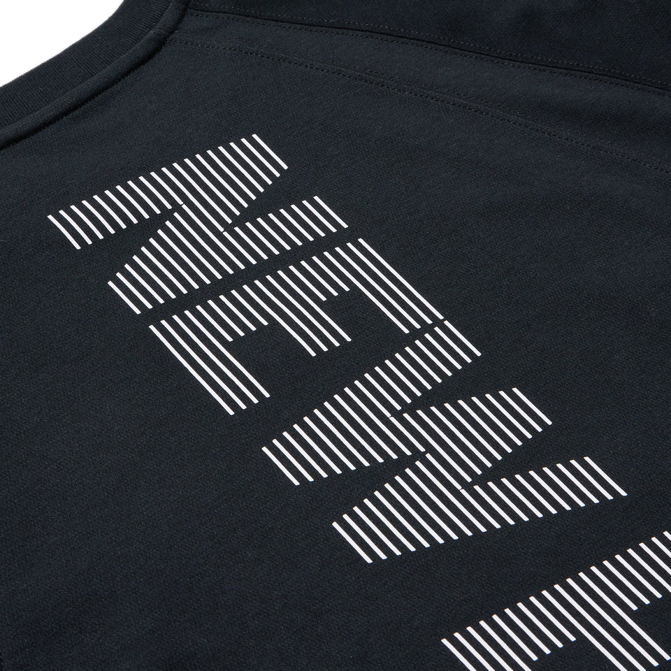 長袖 オーバーサイズド パフォーマンス Tシャツ Vertical Logo ブラック | パフォーマンスアパレル - 14674830 - S | NEW ERA ニューエラ公式オンラインストア