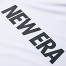 半袖 テック Tシャツ Vertical Logo ホワイト レギュラーフィット【 Performance Apparel 】 - 14312792 - S | NEW ERA ニューエラ公式オンラインストア