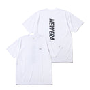 半袖 テック Tシャツ Vertical Logo ホワイト レギュラーフィット【 Performance Apparel 】 - 14312792 - S | NEW ERA ニューエラ公式オンラインストア