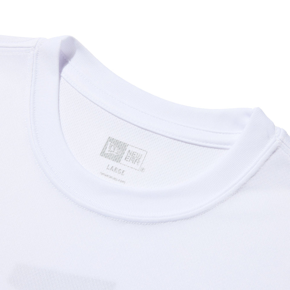 半袖 テック Tシャツ Vertical Logo ホワイト レギュラーフィット【 Performance Apparel 】 - 14312792 - S | NEW ERA ニューエラ公式オンラインストア