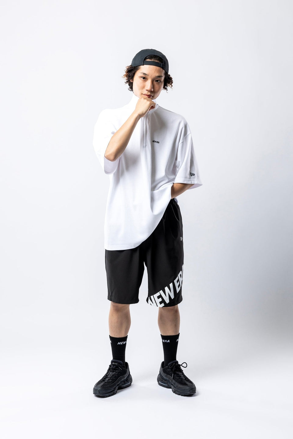 半袖 オーバーサイズド パフォーマンス ハーフジップ Tシャツ Wordmark ホワイト【Performance Apparel】 - 14410158 - S | NEW ERA ニューエラ公式オンラインストア