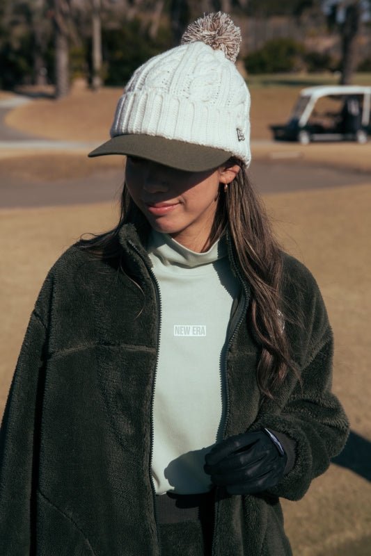 【ゴルフ】Women's ポンポン バイザーニット オフホワイト オリーブバイザー - 14326185 - OSFM | NEW ERA ニューエラ公式オンラインストア