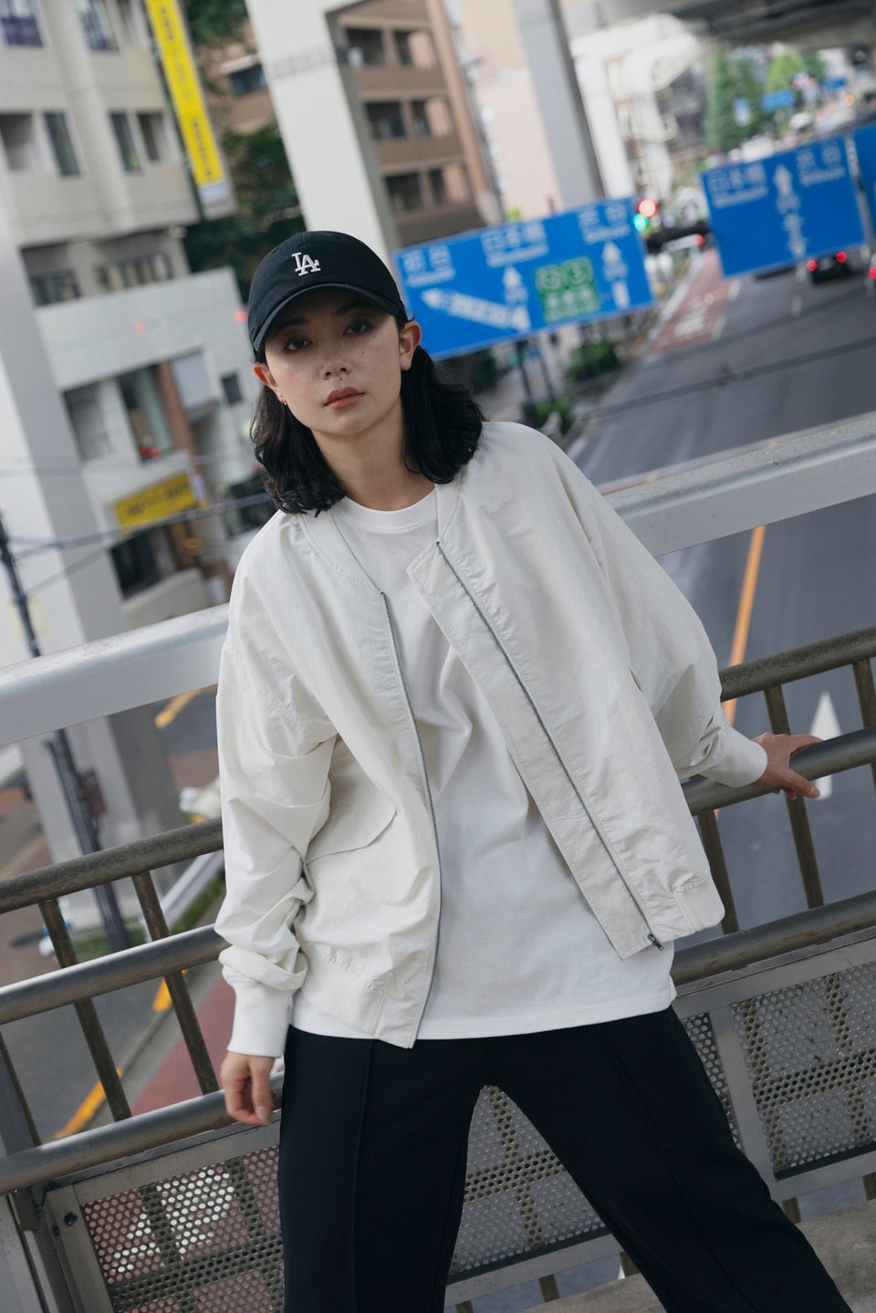 Women's ライト ブルゾン ホワイト - 14499763 - S | NEW ERA ニューエラ公式オンラインストア