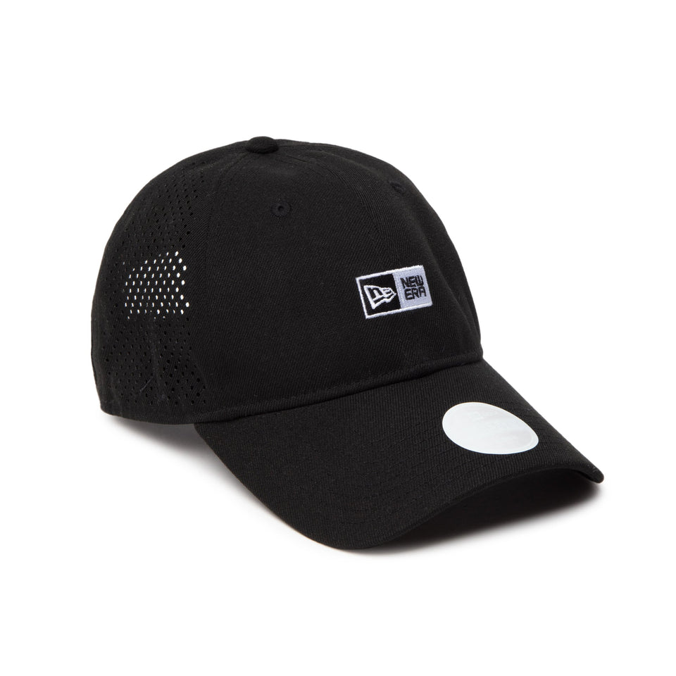 【ゴルフ】Women's 9TWENTY ロングバイザー Laser Perforated ミニ ボックスロゴ ブラック - 14391250 - SM | NEW ERA ニューエラ公式オンラインストア
