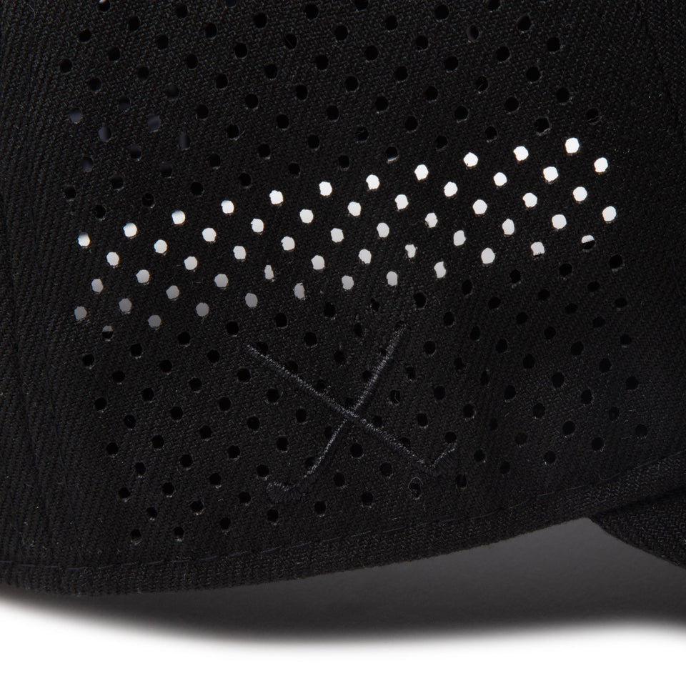 【ゴルフ】Women's 9TWENTY ロングバイザー Laser Perforated ミニ ボックスロゴ ブラック - 14391250 - SM | NEW ERA ニューエラ公式オンラインストア