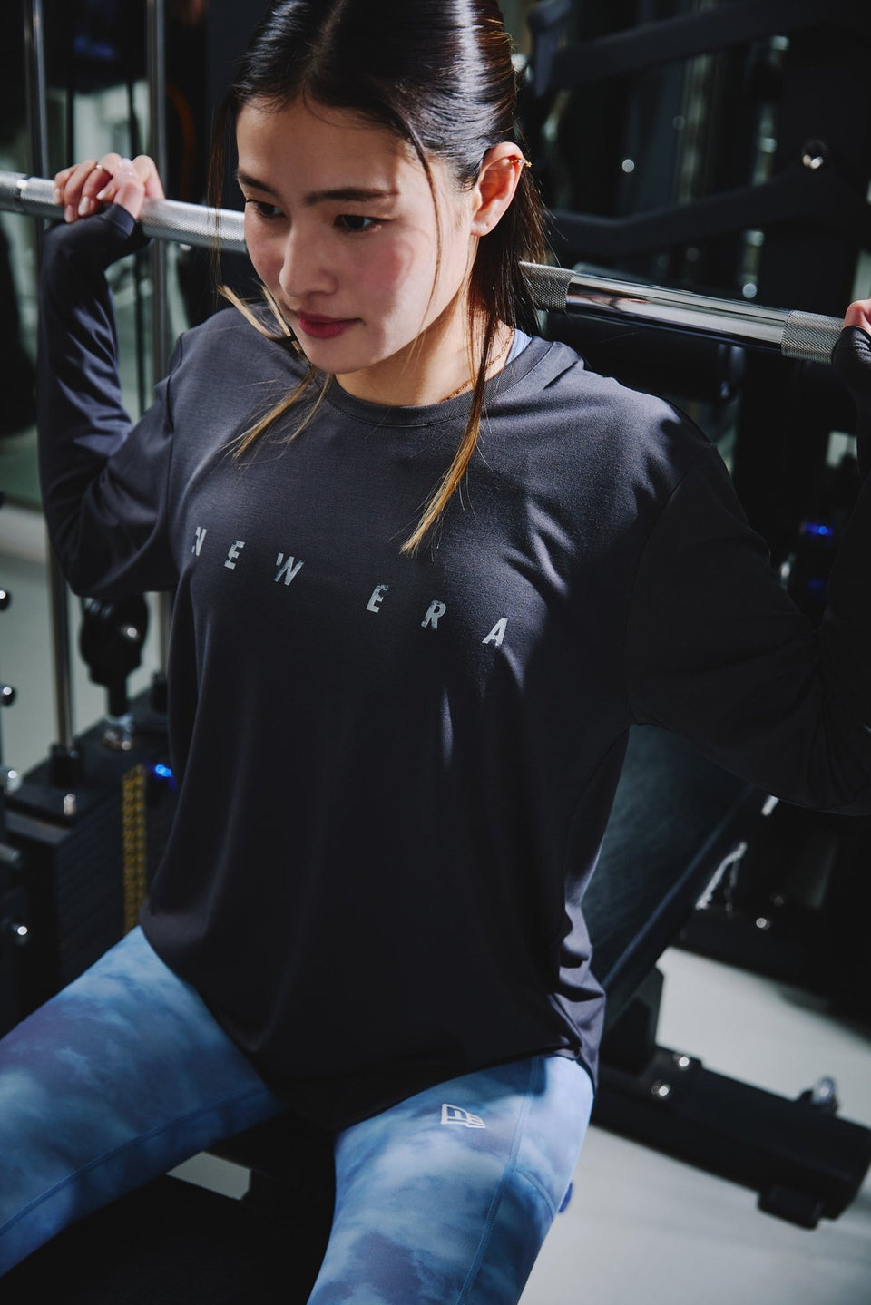 Women's 長袖 ラウンドヘム Tシャツ ブラック | パフォーマンス