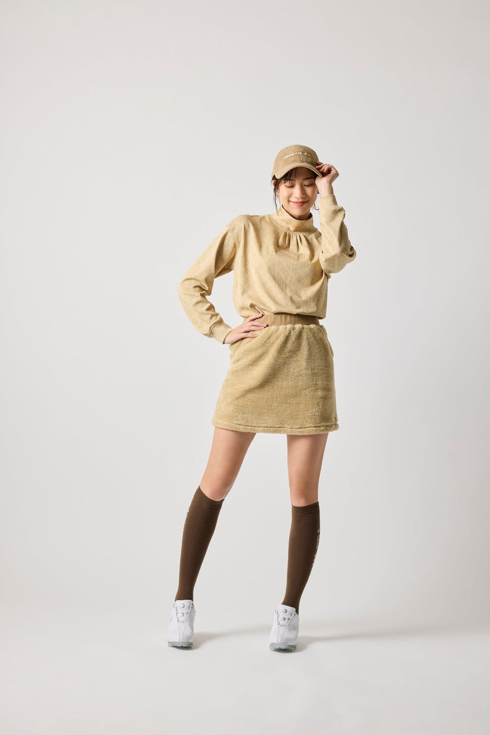 【ゴルフ】Women's 長袖 ハイカラー パフォーマンス Ｔシャツ All Over カーキ - 14326365 - S | NEW ERA ニューエラ公式オンラインストア