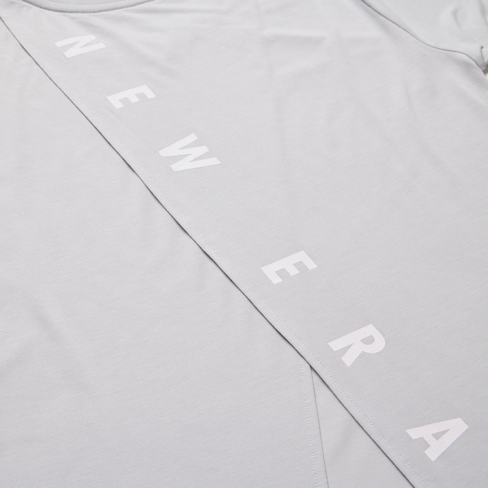 Women's 長袖 バックスリット Tシャツ Vertical Logo ライトブルー | パフォーマンスアパレル - 14674731 - S | NEW ERA ニューエラ公式オンラインストア