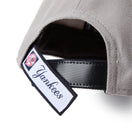 キッズ Youth 9FORTY 2 - Tone ニューヨーク・ヤンキース グレー ネイビーバイザー - 14671599 - YTH | NEW ERA ニューエラ公式オンラインストア