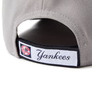 キッズ Youth 9FORTY 2 - Tone ニューヨーク・ヤンキース グレー ネイビーバイザー - 14671599 - YTH | NEW ERA ニューエラ公式オンラインストア