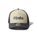 キッズ Youth 9FORTY A - Frame トラッカー Archive Mix Logo クロームホワイト/ライトネイビー - 14671585 - YTH | NEW ERA ニューエラ公式オンラインストア