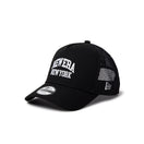 キッズ Youth 9FORTY A - Frame トラッカー College Logo ブラック - 14392035 - YTH | NEW ERA ニューエラ公式オンラインストア
