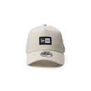 Youth 9FORTY A - Frame トラッカー Mesh Embroidery ボックスロゴ ウーブンパッチ ストーン - 14325177 - YTH | NEW ERA ニューエラ公式オンラインストア